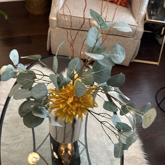 Custom-made Vase Faux Flower Arrangement - Picture 5 of 7